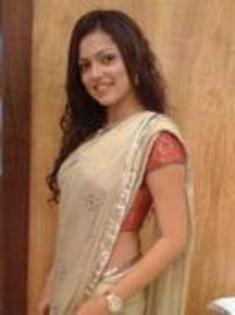 1-8373527-7963-t - Drashti Dhami
