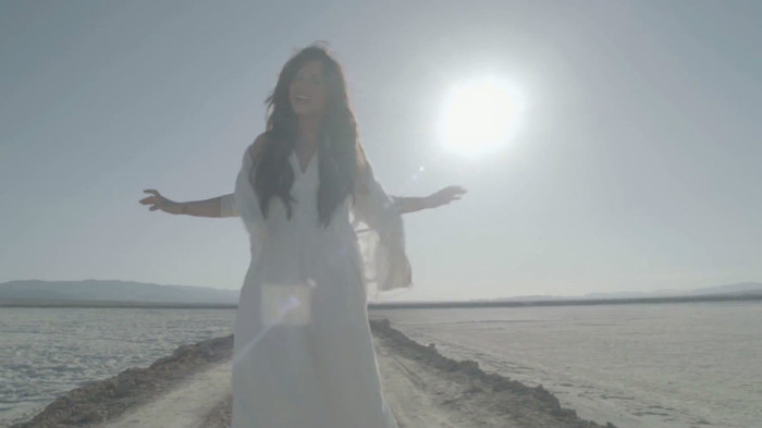 Demi Lovato - Skyscraper 0276