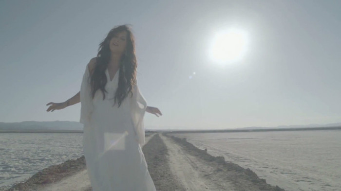 Demi Lovato - Skyscraper 0279