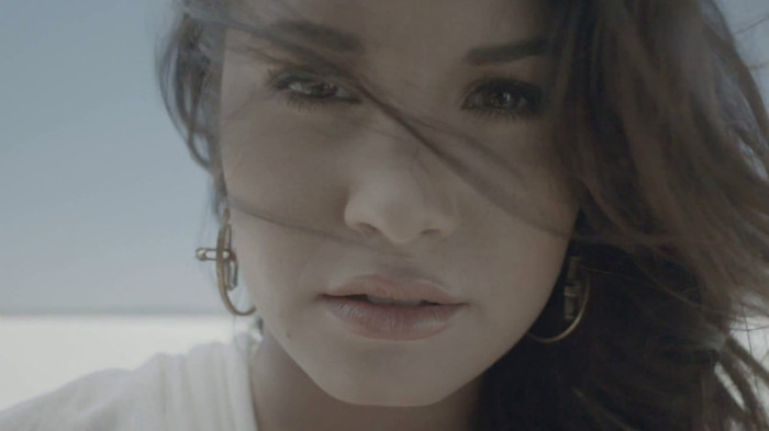 Demi Lovato - Skyscraper 0365