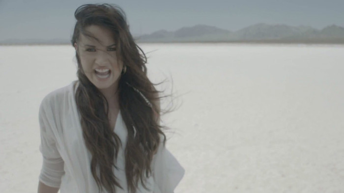 Demi Lovato - Skyscraper 0370