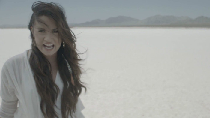 Demi Lovato - Skyscraper 0374