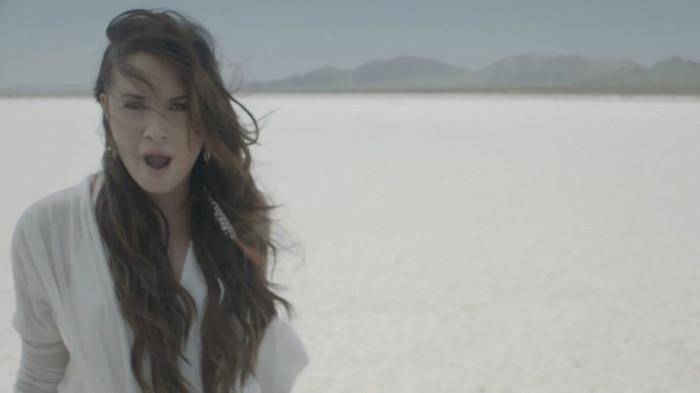 Demi Lovato - Skyscraper 0380