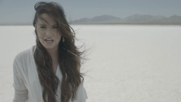 Demi Lovato - Skyscraper 0383