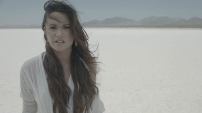 Demi Lovato - Skyscraper 0385