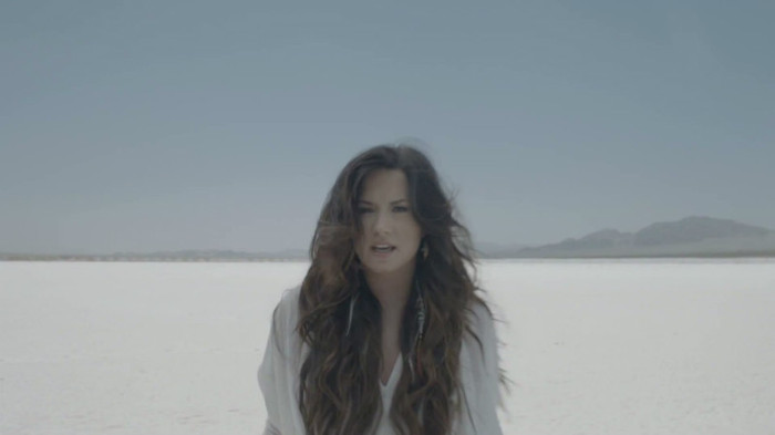 Demi Lovato - Skyscraper 0435