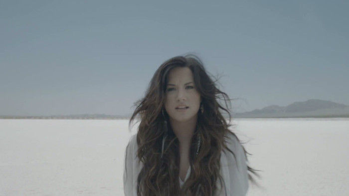 Demi Lovato - Skyscraper 0436