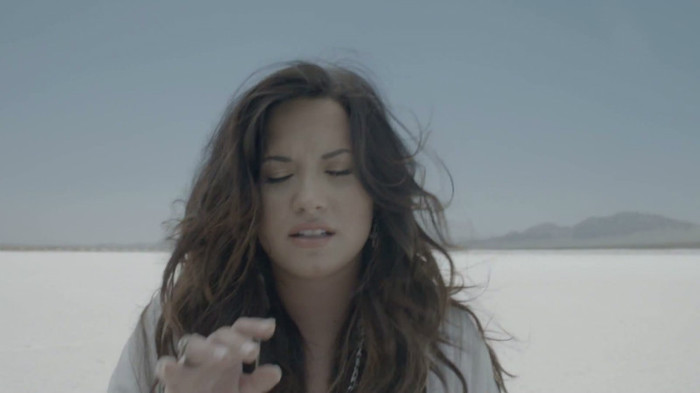 Demi Lovato - Skyscraper 0442