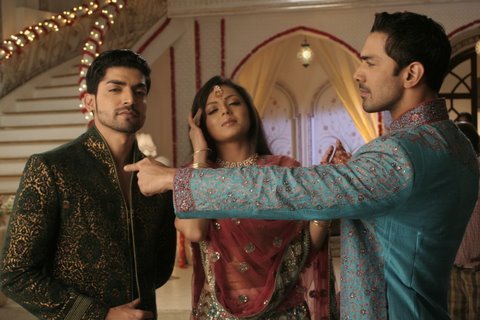 66608_160943757257621_109723285713002_421221_1887392_n - GEET Hui Sabse Parayi Picture Gallery IV