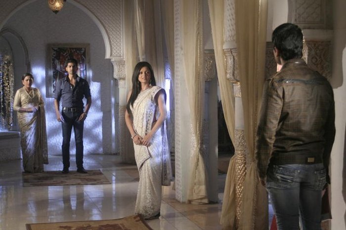 164030_179572052061458_109723285713002_535509_6782512_n - GEET Hui Sabse Parayi Picture Gallery IV