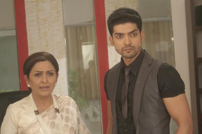 154602_177185862300077_109723285713002_517917_1595948_n - GEET Hui Sabse Parayi Picture Gallery IV