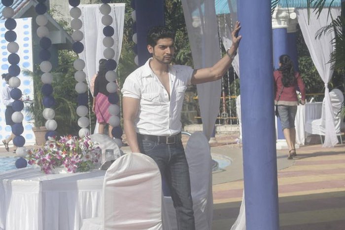 72226_168904019794928_109723285713002_468473_8275492_n - GEET Hui Sabse Parayi Picture Gallery V