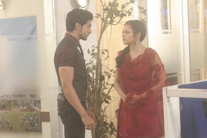74289_169959696356027_109723285713002_472551_4710856_n - GEET Hui Sabse Parayi Picture Gallery V