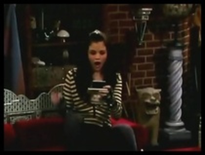 62295318_KHMYKBE - selena gomez