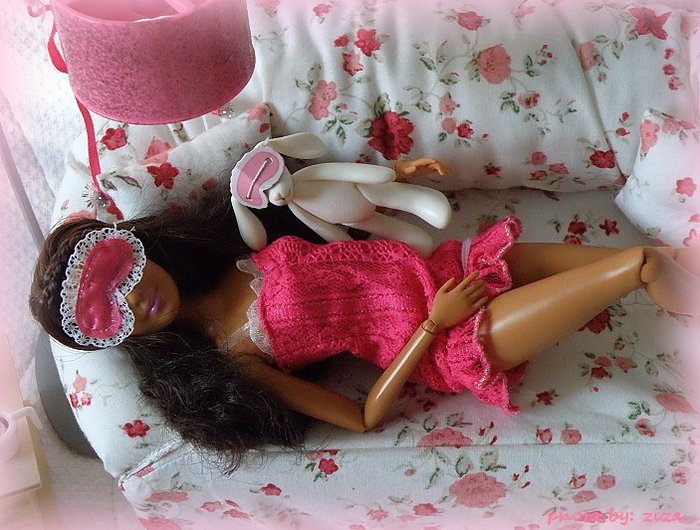 168228_1260874739267_1751654329_466543_4150775_n - barbie