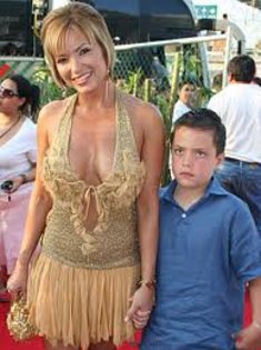 217442_239952912693658_229481977074085_828320_8131548_n - Martha Julia
