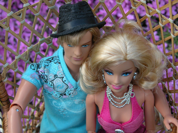 210322_153407388060601_100001740215738_333856_6735807_o - barbie