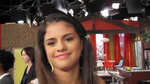 WOWP last day 021 - Selena Gomez On The Last Day Of Shooting Wizards of Waverly Plave