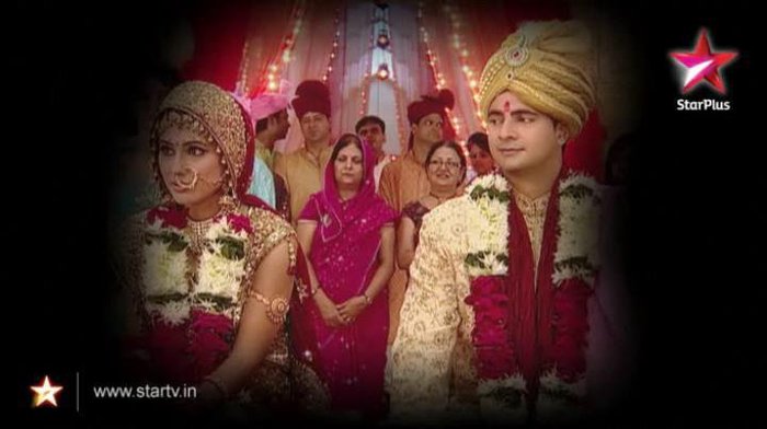 189200_243137139043574_199511556739466_884751_276626_n - Naksh Wedding Pics