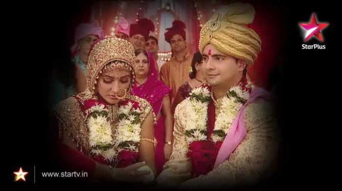 229706_243137085710246_199511556739466_884749_4486884_n - Naksh Wedding Pics