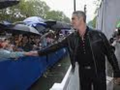 24352_369947530997_340840795997_3654477_3901794_a