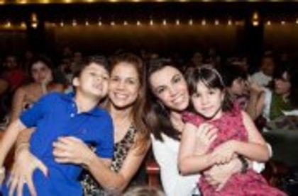 392179_275343909168396_100000783684828_707133_1249119775_a