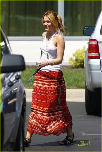 miley-cyrus-liam-hemsworth-orchard-lake-13 - ashley tweets