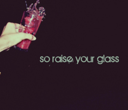 glass-hand-music-pink-raise-your-glass-text-104251 - Poze artistice