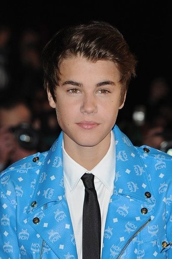 421149_348990841791872_144897825534509_1229389_1425233916_n - Justin Bieber at the NRJ Music Awards 2012