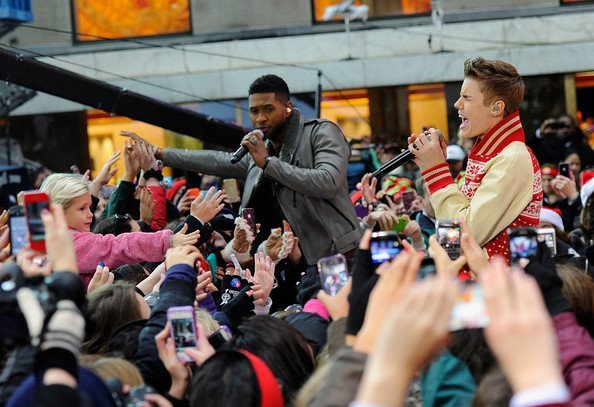 381322_311466115544345_144897825534509_1122621_1764177459_n - Justin Bieber and Usher Performs ON Today Show