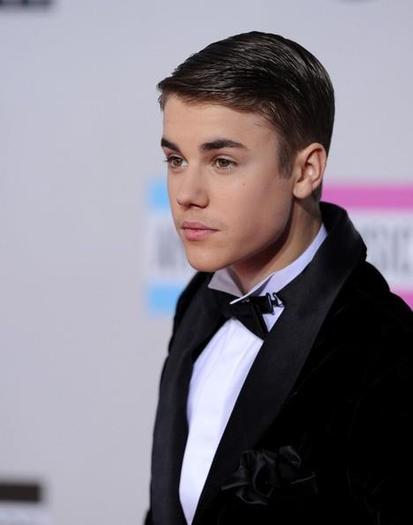 377829_311482405542716_144897825534509_1122693_915677784_n