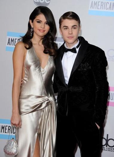 381367_311482162209407_144897825534509_1122677_334756040_n - Justin Bieber and Selena Gomez At 2011 American Music Awards