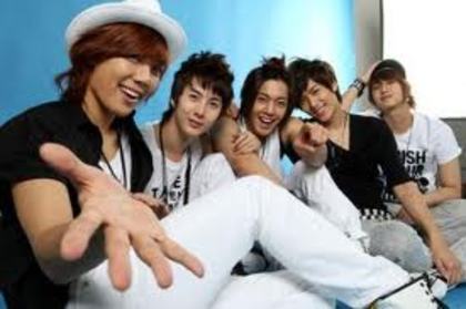 =ss501&hl=ro&prmd=imvnsl&tbm=isch&tbo=u&source=univ&sa=XeqA4gSdpdCl
