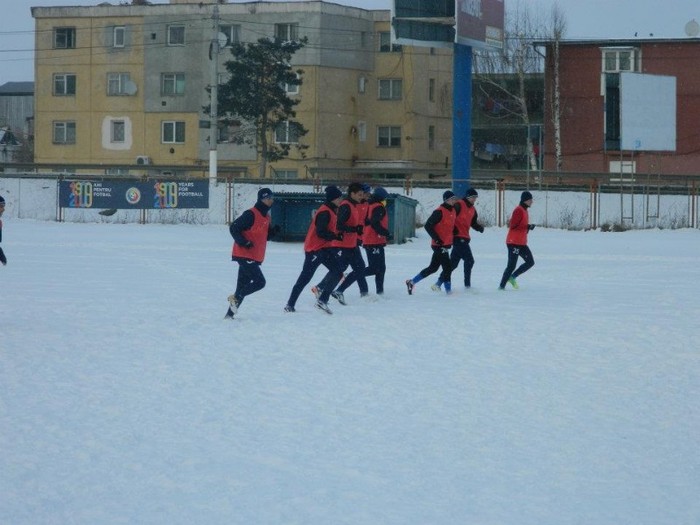 395315_365113290171370_159580957391272_1656887_57059600_n - Cantonament Romania 2012