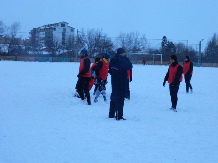 399820_365113940171305_159580957391272_1656914_33623818_n - Cantonament Romania 2012