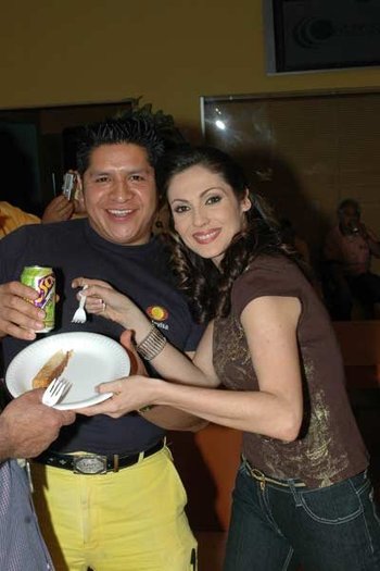 215438_1059139372326_1641153040_141894_5300391_n - Nora Salinas