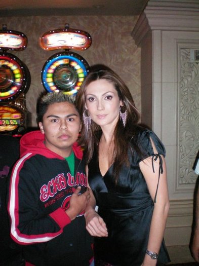 215860_1056937957292_1641153040_136766_3376847_n - Nora Salinas