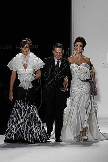 217298_1059139772336_1641153040_141896_3936226_n - Nora Salinas
