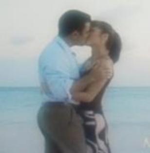 296139_146324848790531_100002390494220_254836_6356193_a