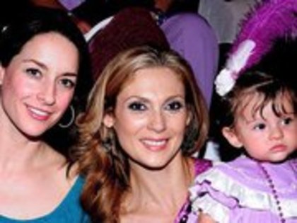 284428_109263072506056_100002670925908_56362_4500198_a