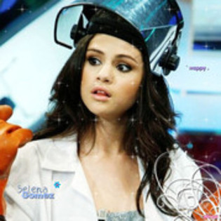 0011775566 - 0 Glitery withh Gomezz 2
