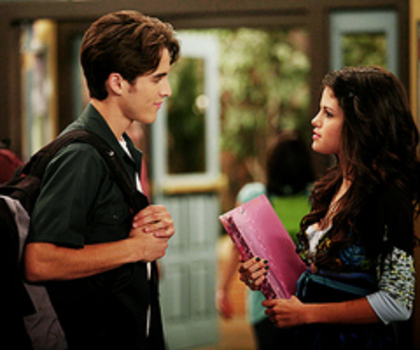 tumblr_lmlr458tnh1qeqpn4o1_500_thumb - Wizdars Of Waverly Place