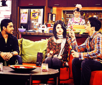tumblr_lr236zbrws1qleox1o1_500_thumb (1) - Wizdars Of Waverly Place