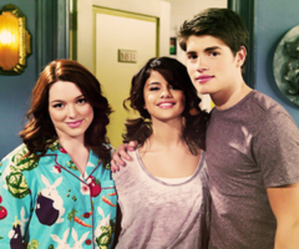 tumblr_lrzseqq9IV1qinst8o1_500_thumb - Wizdars Of Waverly Place