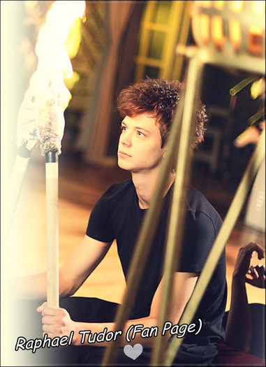 386727_268813793179543_209887959072127_810069_282303430_n