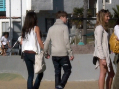 normal_002 - February 6th - Taking a walk at the beach with Justin Bieber