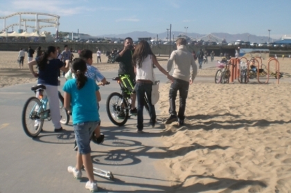 normal_004 - February 6th - Taking a walk at the beach with Justin Bieber