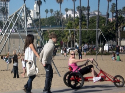 normal_005 - February 6th - Taking a walk at the beach with Justin Bieber