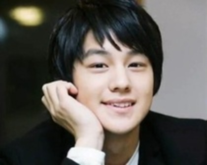 o alta  poza cu bumitzu