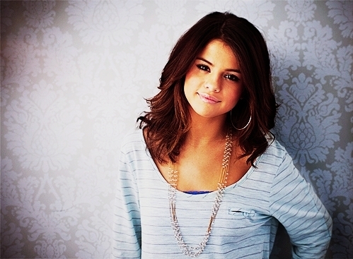 41525570 - 0     I love Selena forever